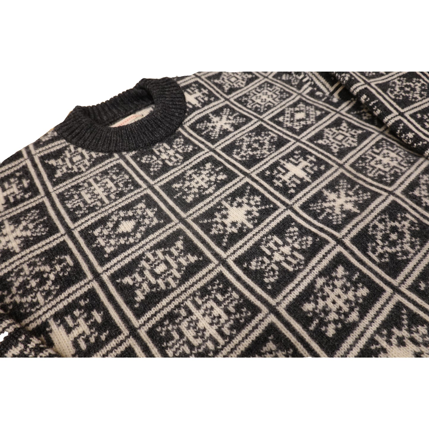 SNOW CRYSTALS SWEATER